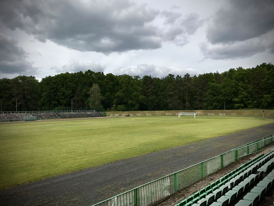 dąb dębno stadion